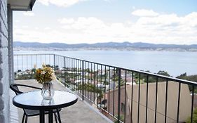 Cheerful 3 Bedrooms Home With Sea View